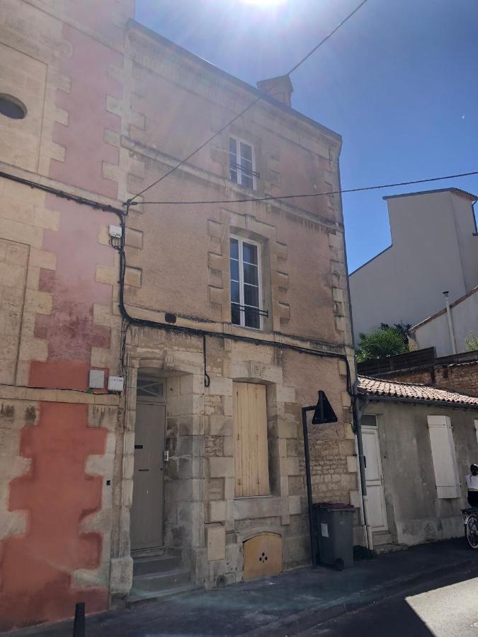 Appartement Le Bjorn - T1 chaleureux refait à neuf - Centre à Niort Extérieur photo